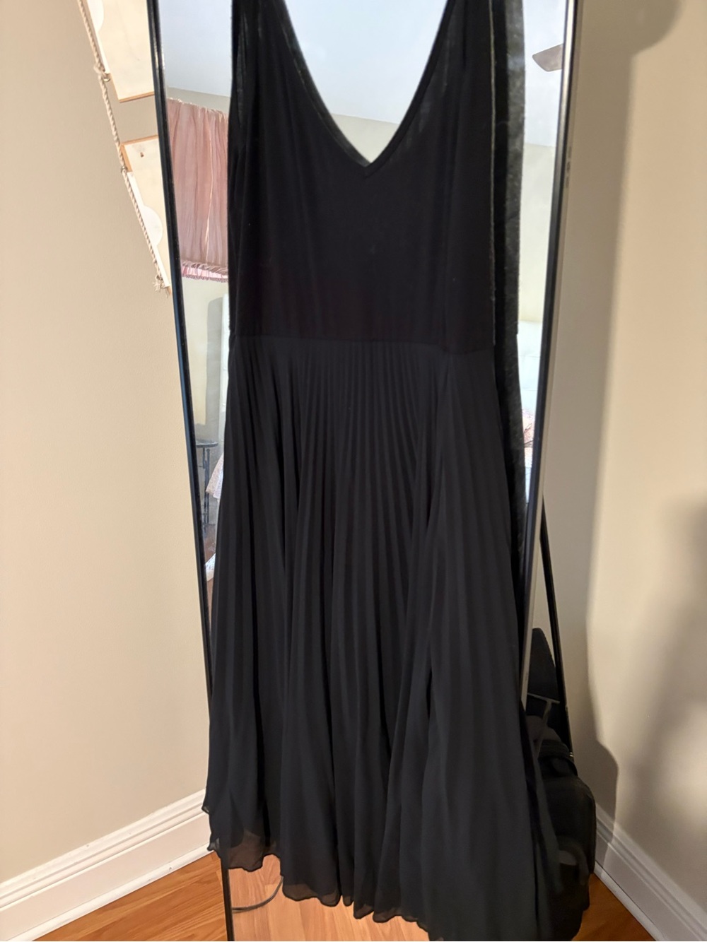 See You Monday Black V-Neck Pleated Midi Dress